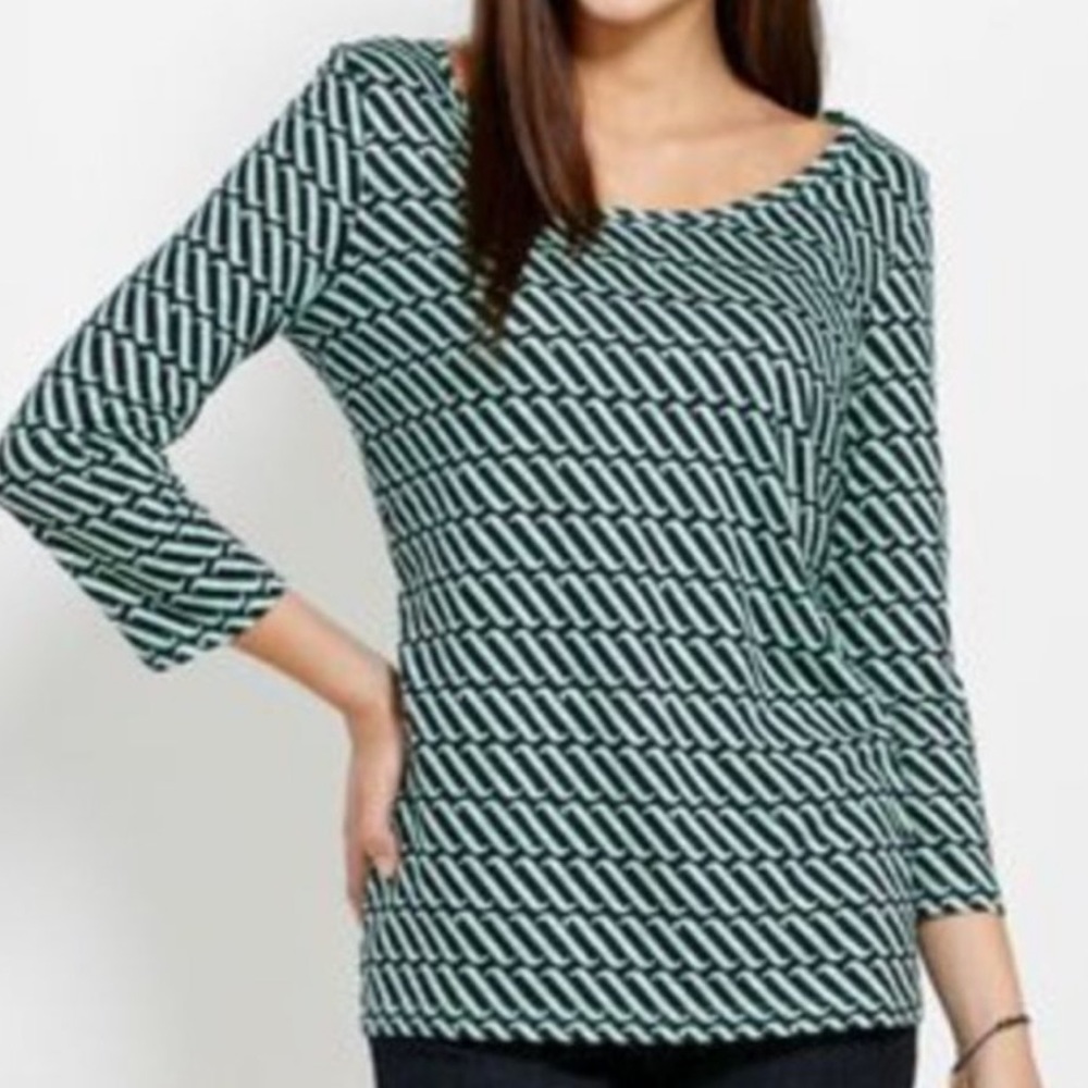 Vineyard Vines top
